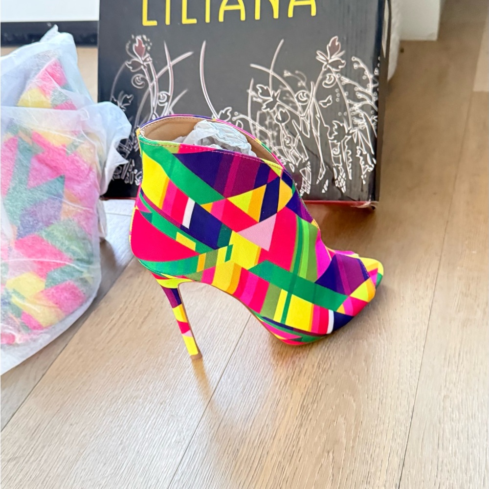 Liliana Vibrant Geometric Heels